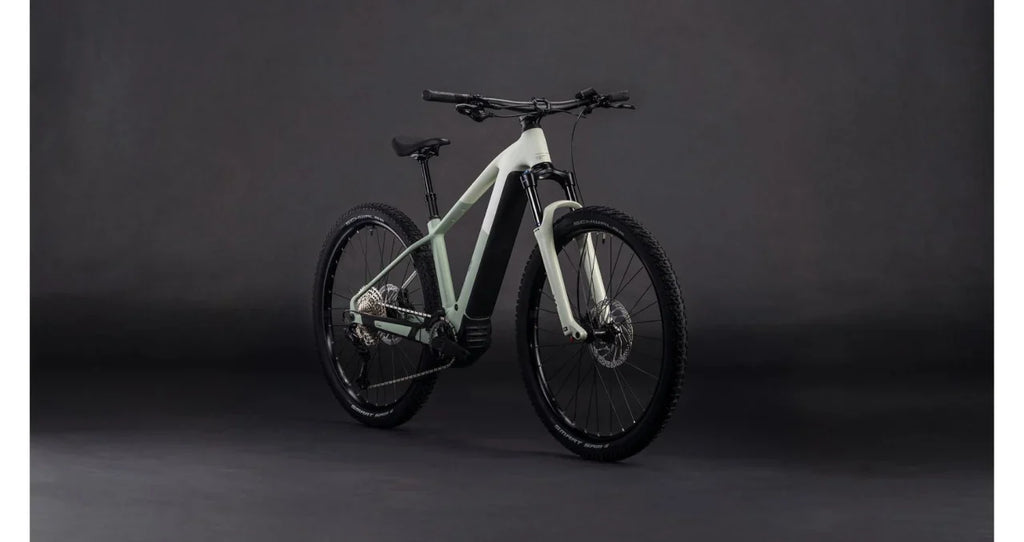 Bicicleta Electrică Cube REACTION HYBRID PRO 800