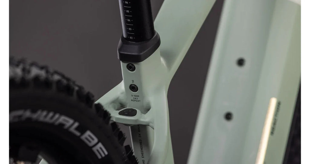 Bicicleta Electrică Cube REACTION HYBRID PRO 800